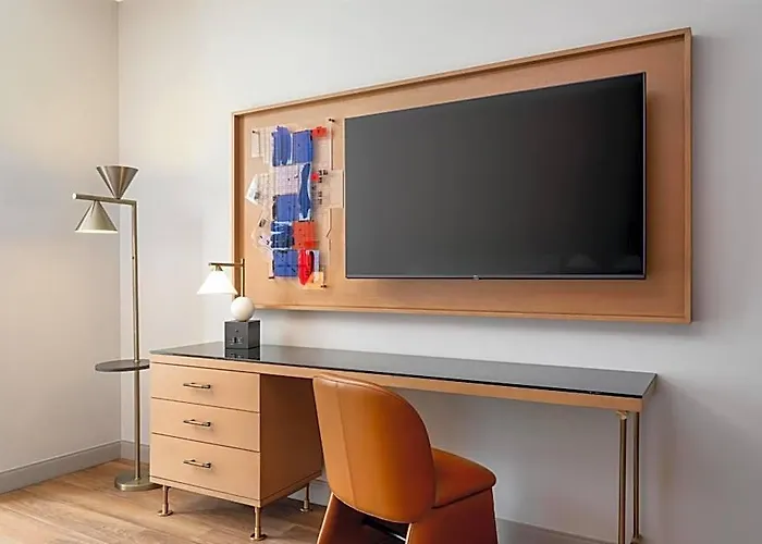 The Nobleman Worth, Tapestry Collection By Hilton Hotel 4*